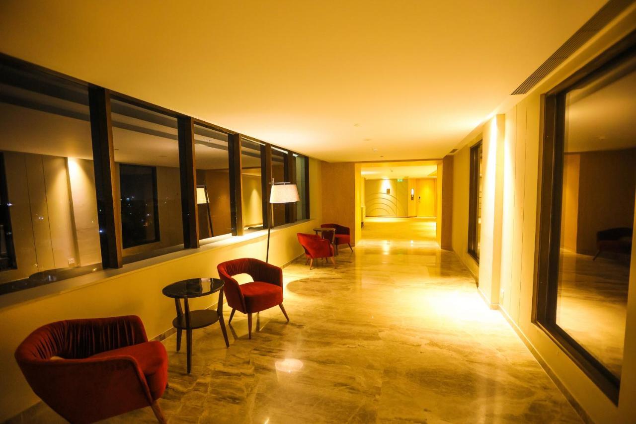 Radisson Bhopal Hotel Exterior foto