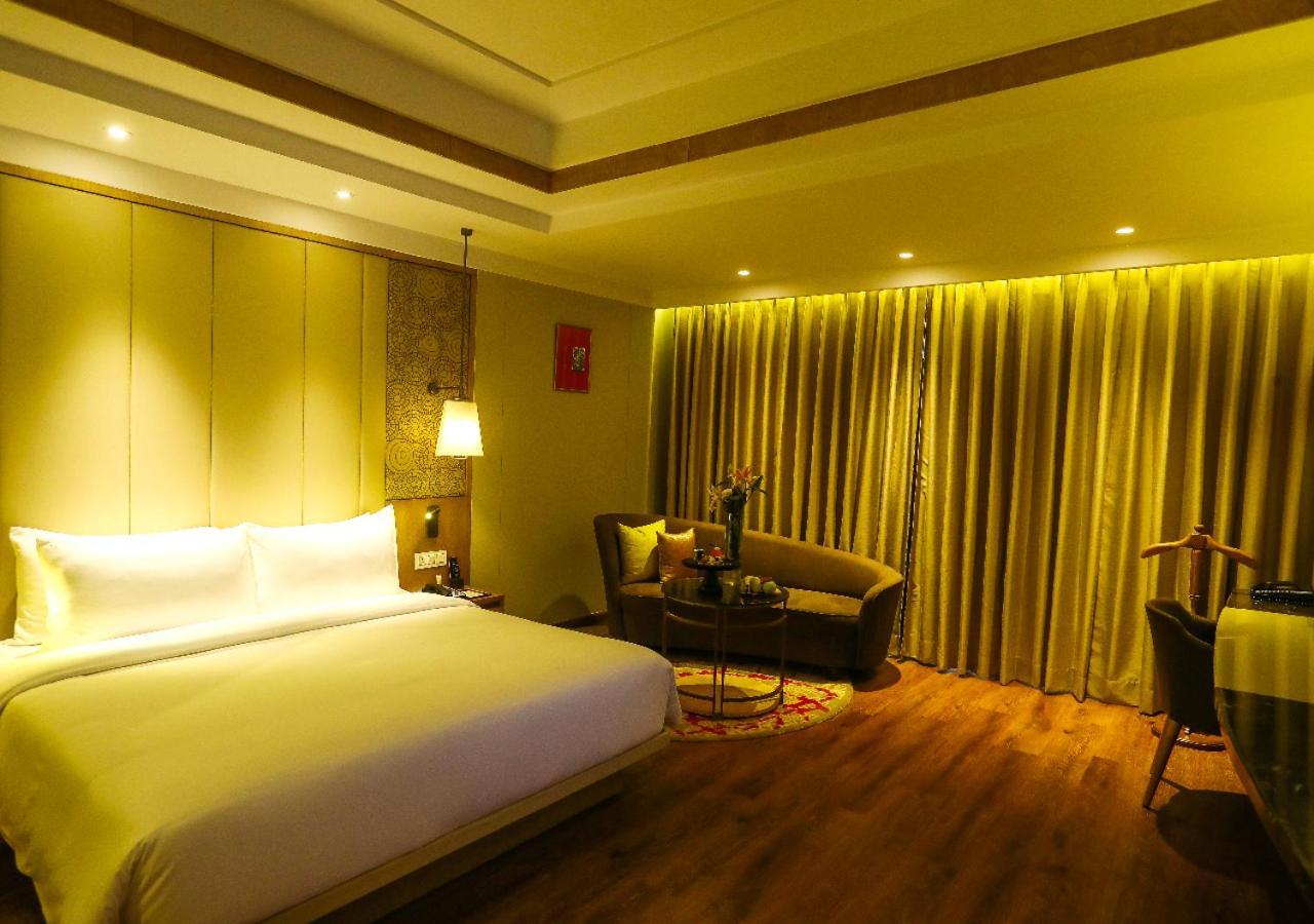 Radisson Bhopal Hotel Exterior foto