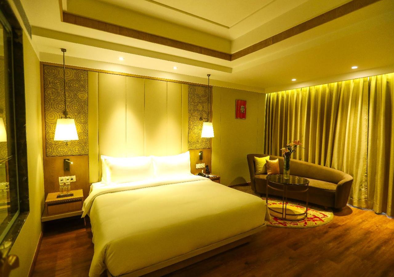 Radisson Bhopal Hotel Exterior foto