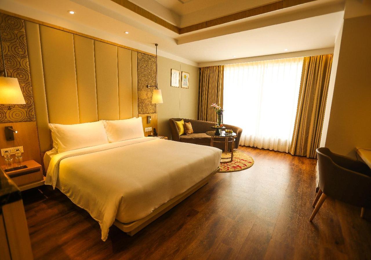 Radisson Bhopal Hotel Exterior foto