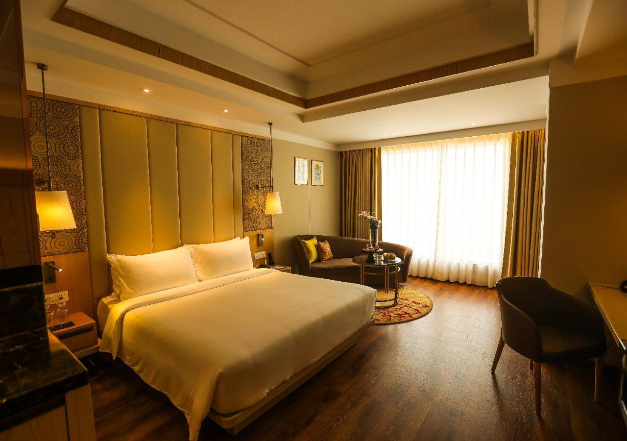 Radisson Bhopal Hotel Exterior foto