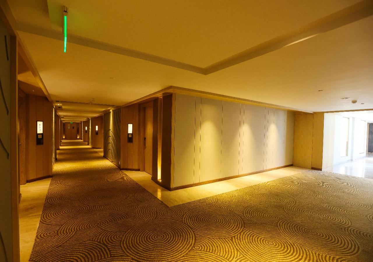 Radisson Bhopal Hotel Exterior foto