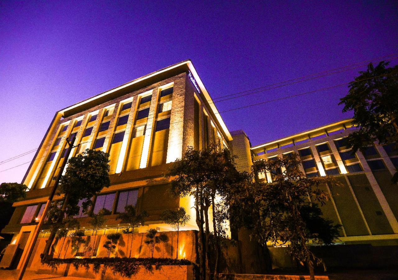 Radisson Bhopal Hotel Exterior foto
