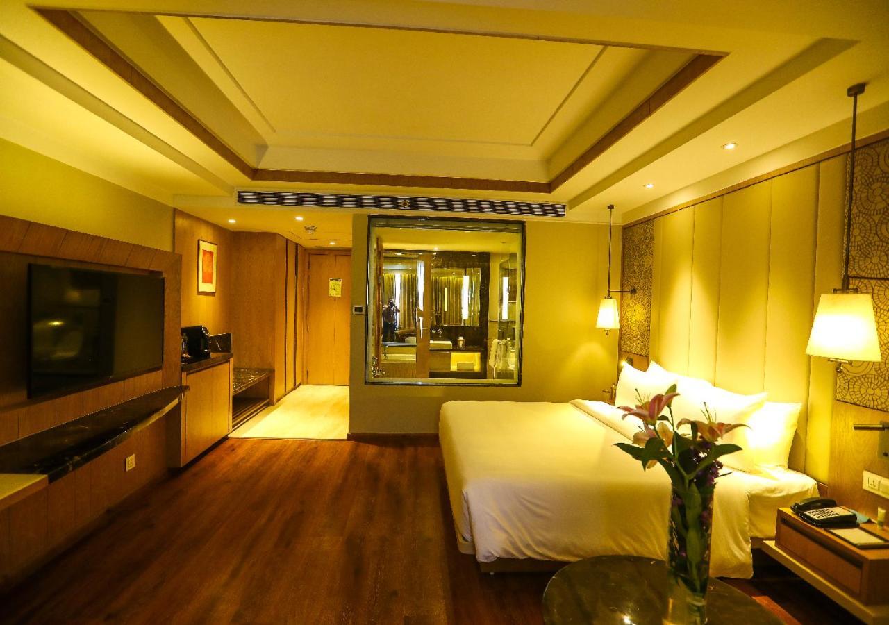Radisson Bhopal Hotel Exterior foto