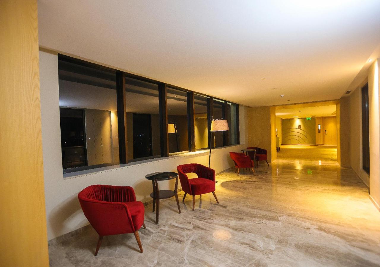 Radisson Bhopal Hotel Exterior foto