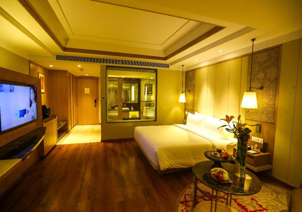 Radisson Bhopal Hotel Exterior foto