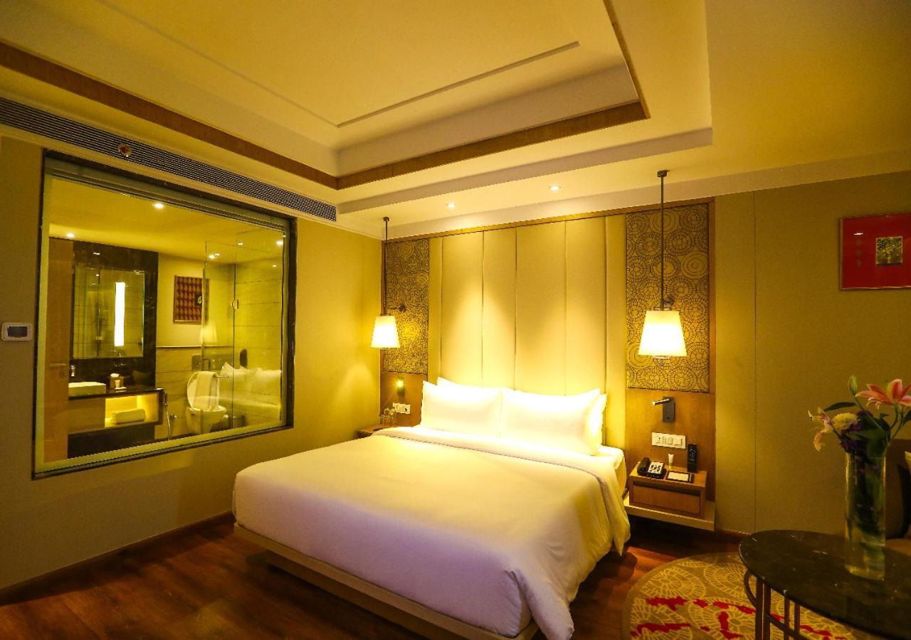 Radisson Bhopal Hotel Exterior foto