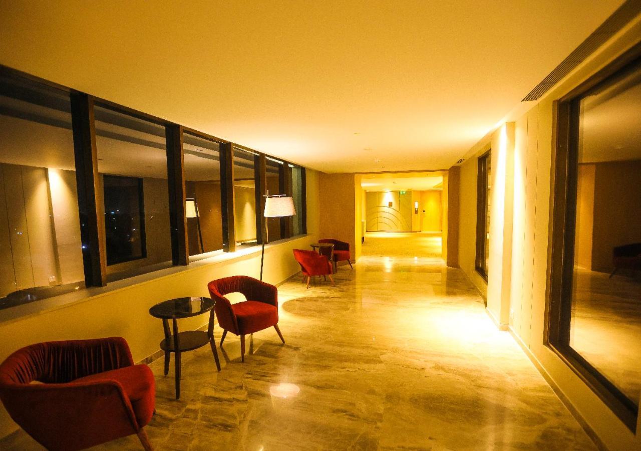 Radisson Bhopal Hotel Exterior foto