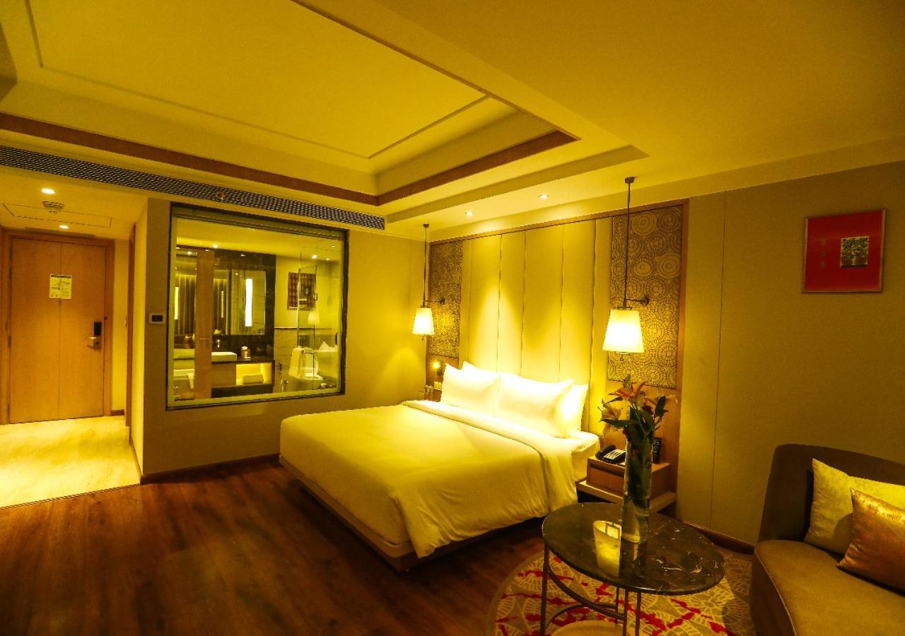 Radisson Bhopal Hotel Exterior foto